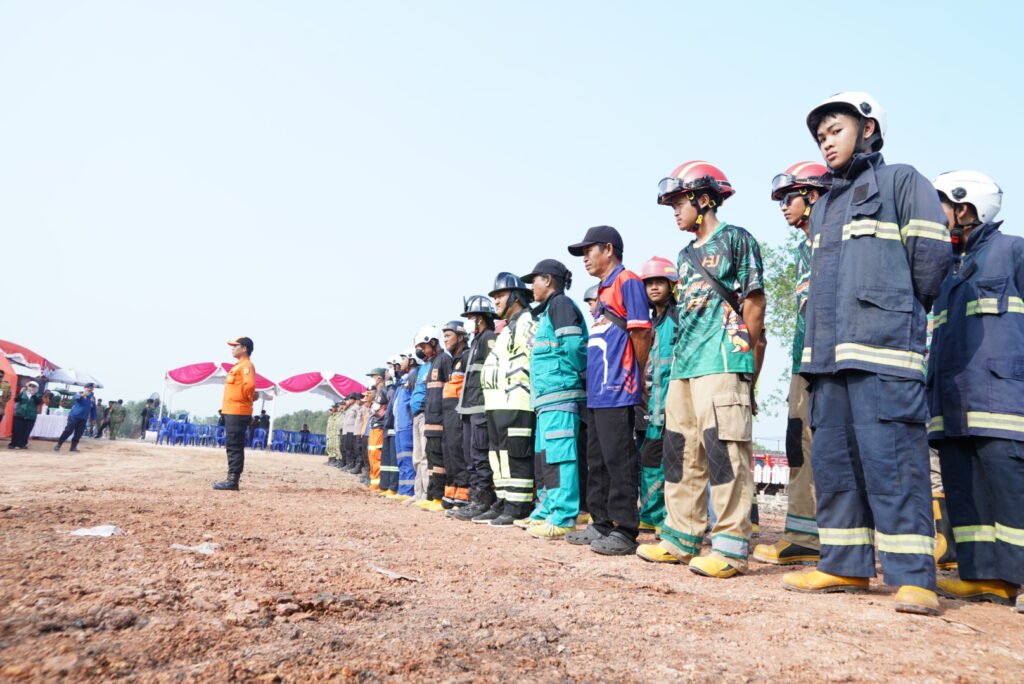 Sejumlah personel gabungan dan relawan mengikuti Apel Kesiapsiagaan Menghadapi Bencana Kebakaran Hutan dan Lahan (Karhutla) Tahun 2026 di Banjarmasin. Foto Dok Istimewa