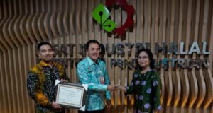 Pemko Banjarmasin Raih Terbaik II Indonesia Halal Industry Awards 2026 Pemko Banjarmasin Raih Terbaik II Indonesia Halal Industry Awards 2026. Foto Dok Istimewa