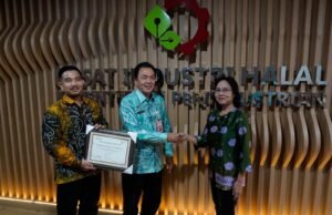 Pemko Banjarmasin Raih Terbaik II Indonesia Halal Industry Awards 2026 Pemko Banjarmasin Raih Terbaik II Indonesia Halal Industry Awards 2026. Foto Dok Istimewa