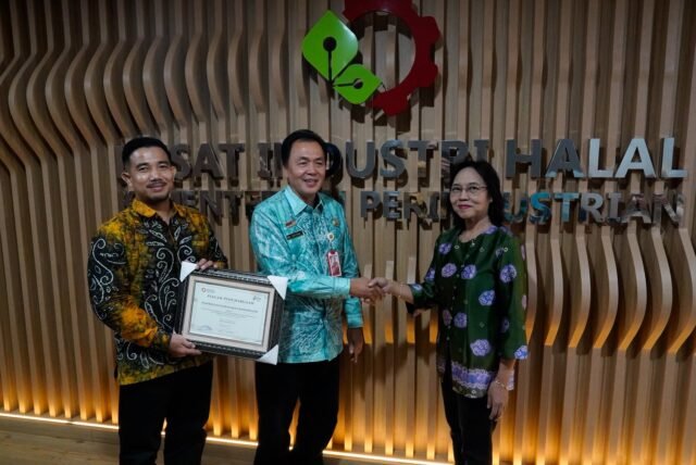 Pemko Banjarmasin Raih Terbaik II Indonesia Halal Industry Awards 2026. Foto Dok Istimewa Pemko Banjarmasin Raih Terbaik II Indonesia Halal Industry Awards 2026. Foto Dok Istimewa