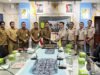 Pemko Banjarmasin Terima 187 Sertipikat Hak Pakai PSU Perumahan dari Kantor Pertanahan Wali Kota Banjarmasin, H. M. Yamin HR, menerima langsung penyerahan tersebut dengan didampingi Sekretaris Daerah Kota Banjarmasin, Ichrom Muftezar, dan Kepala Dinas Perumahan Rakyat dan Kawasan Permukiman (Disperkim) Kota Banjarmasin, Yusna Irawan. Foto Dok Istimewa