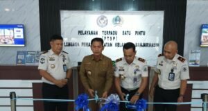 Karya Warga Binaan Lapas Banjarmasin Tuai Apresiasi Wali Kota Wali Kota Banjarmasin H. Muhammad Yamin HR bersama jajaran Lapas Kelas IIA Banjarmasin meresmikan fasilitas pelayanan terpadu satu pintu, Senin (19/10/2026). Foto Dok Istimewa