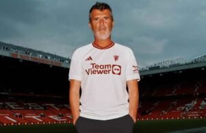 Ditanya Soal Ballon d’Or 2026, Roy Keane Langsung Sebut Satu Nama Roy Keane menjadi satu di antara model jersei ketiga Manchester United untuk musim 2023/2024. (dok. Adidas)