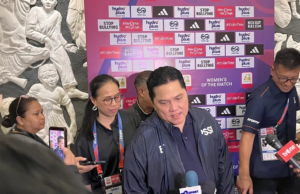 Erick Thohir Berharap Indonesia Women’s League Dongkrak Prestasi Timnas Putri Doorstop Ketua Umum PSSI Erick Thohir usai pembukaan Indonesia Women’s League di Stadion Madya, Jakarta, Minggu (18/10/2026) (Bola.com/Merisa Amanda).