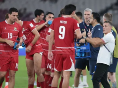 Perbandingan Ranking FIFA Timnas Indonesia Vs Thailand Jelang Final FIFA ASEAN Cup 2026 Para pemain Timnas Indonesia, Thom Haye, Micthel Baker mendengarkan instruksi dari John Herdman pada sebuah momen laga melawan Singapura di Stadion Utama Gelora Bung Karno, Jakarta, Jumat (25/9/2026). (KLY/Budy Santoso)