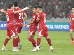 Eks Kapten Timnas Indonesia Prediksi Garuda Menang Tipis atas Thailand, Peluang 55-45 Rizky Ridho, Ole Romeny, dan Joy Pelupessy merayakan gol Timnas Indonesia ke gawang Bangladesh dalam laga terakhir Grup A FIFA ASEAN Cup 2026 di Stadion Utama Gelora Bung Karno, Jakarta, Kamis (1/10/2026). (Bola.com/Budy Santoso)