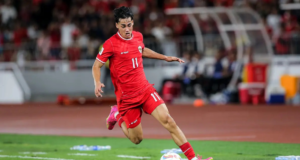 Rafael Struick Buka Peluang Kembali ke Timnas Indonesia: Saya Selalu Siap Dipanggil Striker Timnas Indonesia, Rafael Struick, menguasai bola saat menghadapi Vietnam pada laga Grup F kualifikasi Piala Dunia 2026 Zona Asia di Stadion Utama Gelora Bung Karno (SUGBK), Senayan, Jakarta, Kamis (21/3/2024). (Bola.com/Bagaskara Lazuardi)