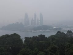 Singapura Peringatkan Tujuh Perusahaan Indonesia Terkait Karhutla dan Kabut Asap Kabut asap di Singapura. Foto: REUTERS/SUHAIMI ABDULLAH