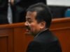 Hakim Tolak Eksepsi Roy Suryo, Sidang Kasus Ijazah Jokowi Berlanjut Terdakwa kasus dugaan fitnah dan pencemaran nama baik terkait keaslian ijazah Presiden ke-7 RI Joko Widodo dalam program siniar di youtube, Roy Suryo bersiap mengikuti sidang dakwaan di Pengadilan Negeri Jakarta Timur, Jakarta, Kamis (17/9/2026). (ANTARA FOTO/Fakhri Hermansyah).