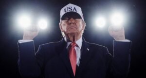 Trump Berencana Larang Istilah AI dalam Dokumen Pemerintah AS, Pilih Sebutan Super Intelligence Foto: REUTERS/Evan Vucci